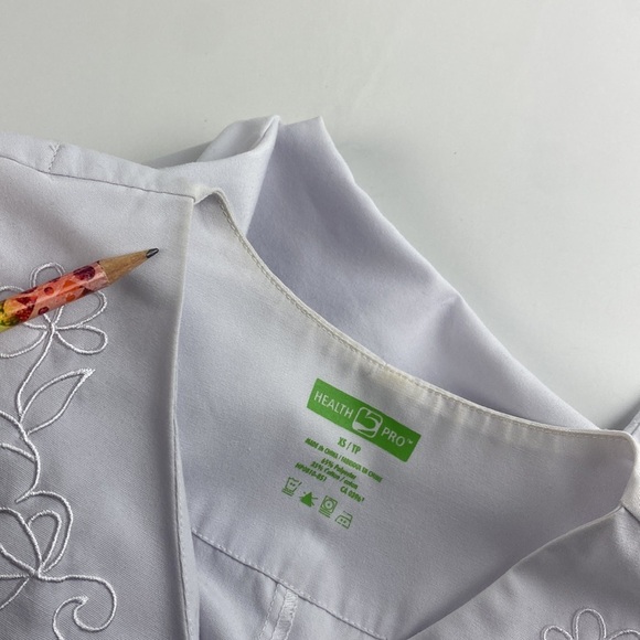 White feminine embroidered hospital short sleeve top - Picture 6 of 8